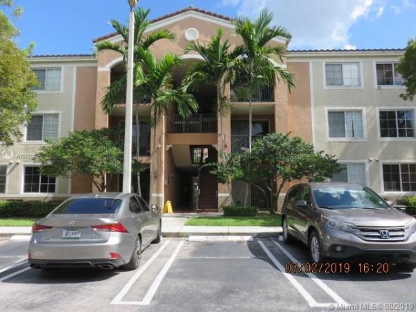 Gables Court, 6841 SW 44th St #302, Glenvar Heights, Florida 33155, image 2