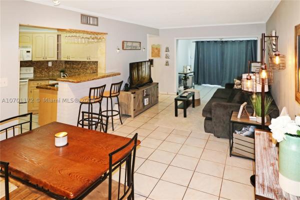 West Gardens Village, 660 W Park Dr #1-106, Fountainebleau, Florida 33172, image 3