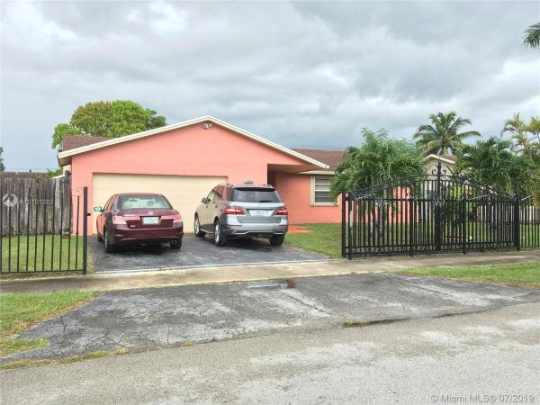 Meadow Wood Manor, 25952 SW 133rd Pl, Princeton, Florida 33032, image 2