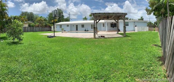 Pine Meadows, 10101 SW 136th St, Kendall, Florida 33176, image 2