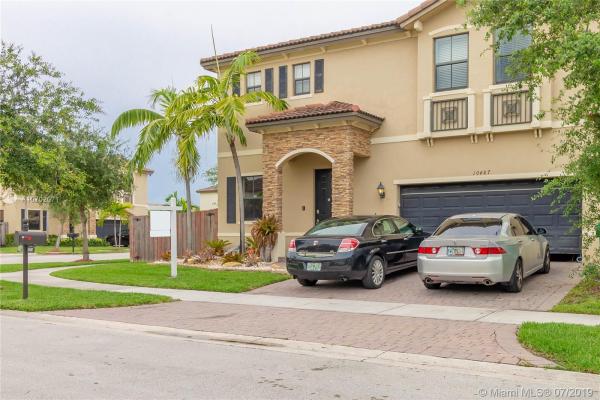 Enclave At Black Point Marina, 10487 SW 228th Ter, Cutler Bay, Florida 33190, image 2