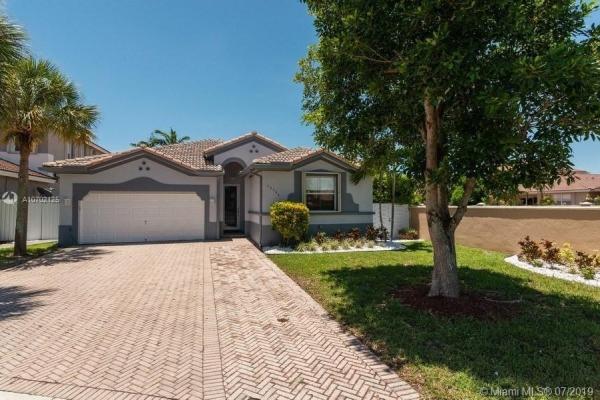 16164 SW 44th Ln, Unincorporated Dade County, Florida 33185, image 2