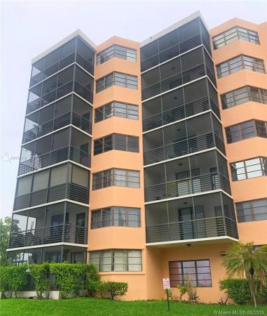 Lakeview Of The California Club, 20840 San Simeon Way #102, Ives Estates, Florida 33179, image 2