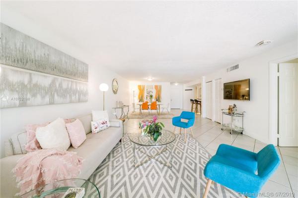 Kings Court West, 11344 SW 87th Ter, Kendall, Florida 33173, image 2