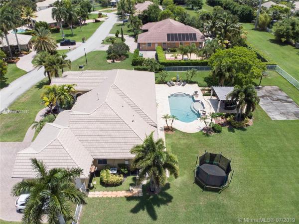 Emerald Isles Estates, 13162 SW 19th St, Davie, Florida 33325, image 2