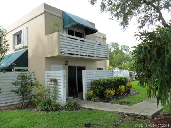 Arbor Courts, 14348 SW 98th Ter #14348, The Hammocks, Florida 33186, image 2