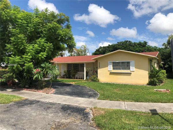 Lindi Manor, 9401 SW 64th Ter, Sunset, Florida 33173, image 3