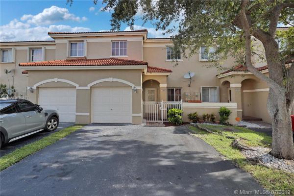Bridgeport Villas, 12641 SW 143rd Ln #12641, Three Lakes, Florida 33186, image 2