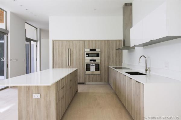 Tropical Isle Homes, 230 W MCINTYRE ST, Key Biscayne, Florida 33149, image 2