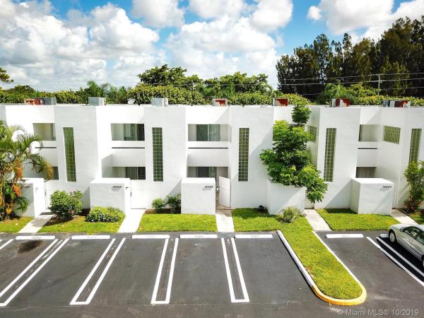 Park Place Townhomes, 5070 Elmhurst Rd #C, West Palm Beach, Florida 33417, image 2