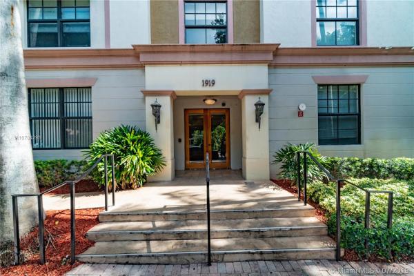 Regent Park At Young Circle, 1919 Van Buren St #210A, Hollywood, Florida 33020, image 2