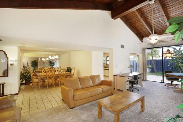 Townhomes Of La Jolla, 8818 SW Carmel Place Circle East (113th Pl Cir E) #-, Kendall, Florida 33176, image 2
