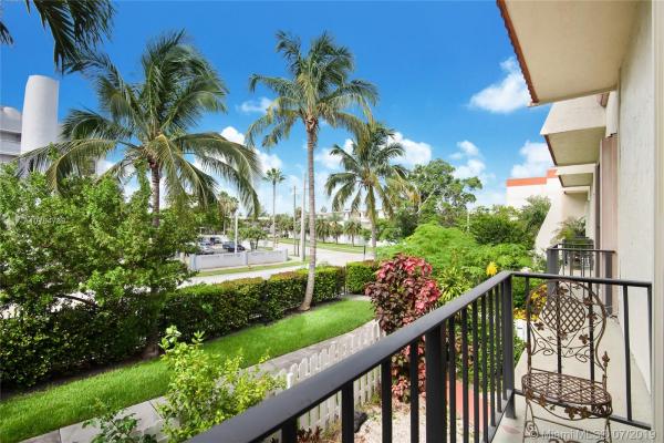 1651 NE 115th Th St #41C, Unincorporated Dade County, Florida 33181, image 2