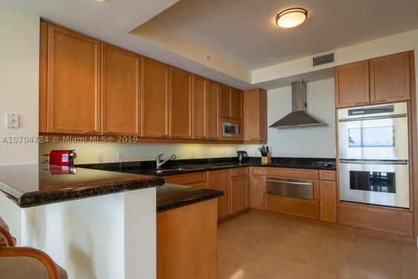 Hamptons South, Aventura, Florida 33180, image 3