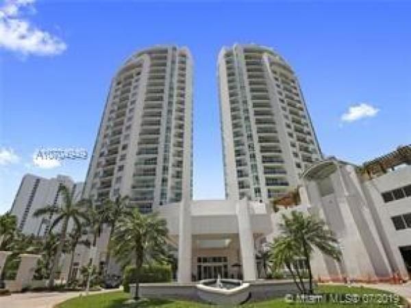 The Parc At Turnberry Isle, 19400 Turnberry Way #1422, Aventura, Florida 33180, image 2