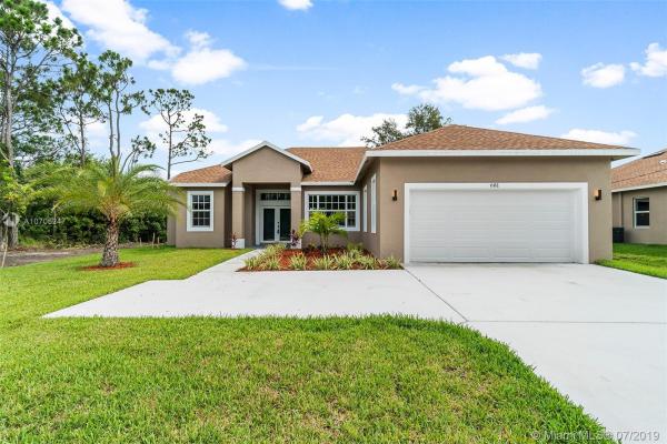 681 NW Floresta Dr, Florida 34983, image 2