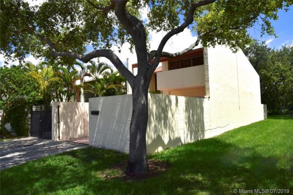 Sunset Park Lake Villas, 10473 SW 80th St, Kendall, Florida 33173, image 2