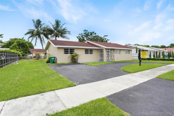 Monique, 6432 SW 106th Ave, Sunset, Florida 33173, image 2
