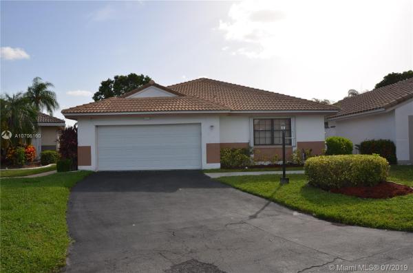 Waterford Patio Homes, 5921 Newcastle Ln, Davie, Florida 33331, image 2
