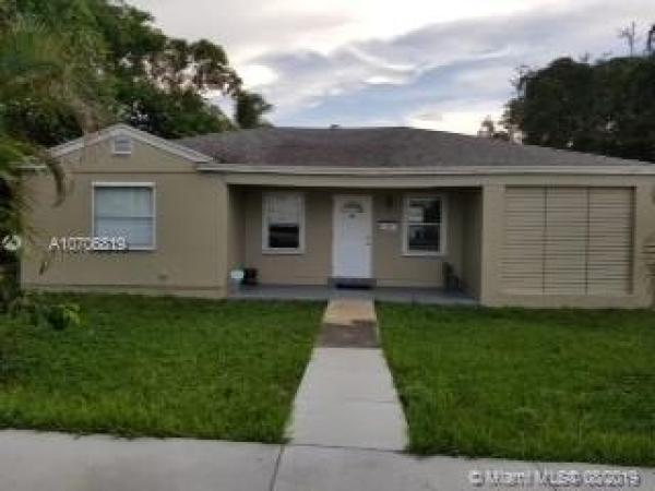 Green Oaks, 13340 NE 16th Ave, North Miami, Florida 33161, image 2