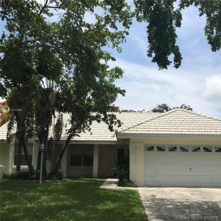 Laguna Point North, 9411 SW 212th Ter, Cutler Bay, Florida 33189, image 2