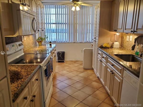 Del Prado South Towers, 18031 Biscayne Blvd #1901-3, Aventura, Florida 33160, image 2