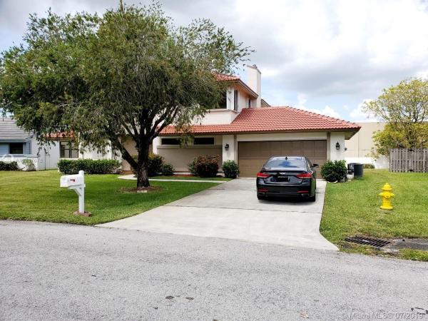 Falcon's Lea, 6511 Ridgelock Ct, Davie, Florida 33331, image 2