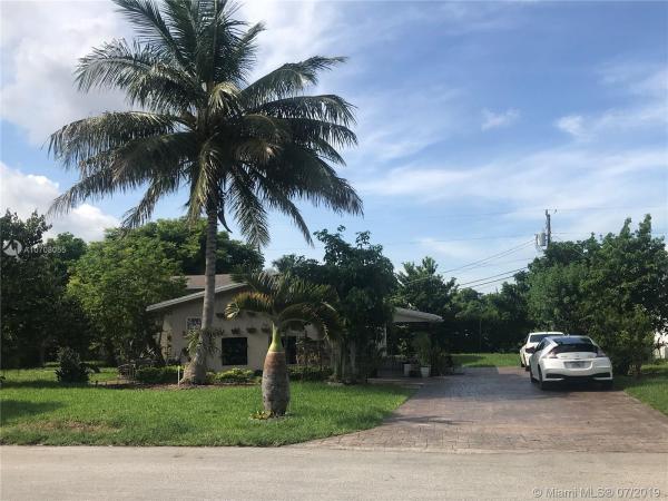 Mansionette Homes, 1350 NE 200th Ter, Ives Estates, Florida 33179, image 2