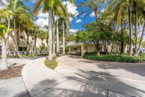 Palms Of Pinecrest, 8950 SW 69 Ct #210, Pinecrest, Florida 33156, image 2