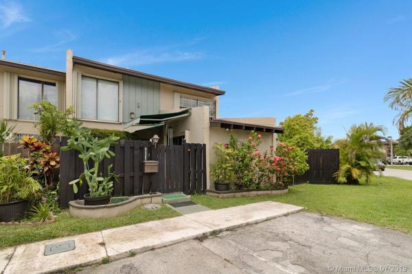 Snapper Creek Townhouses, 6525 SW 114th Ave #6525, Kendall, Florida 33173, image 2