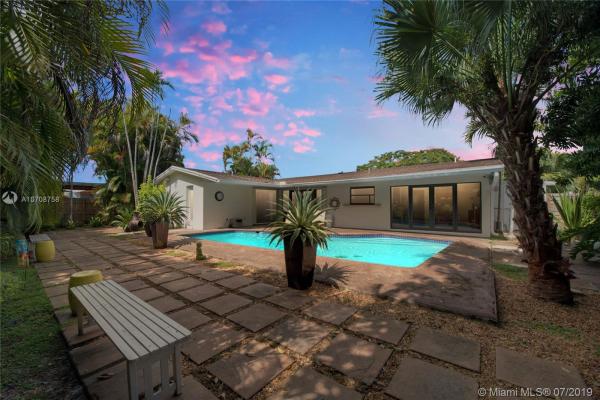 Darlington Manor, 6111 SW 93rd Ct, Sunset, Florida 33173, image 2