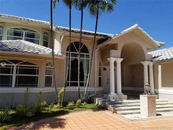 Royal Oaks, 8515 NW 166th Ter, Miami Lakes, Florida 33016, image 2