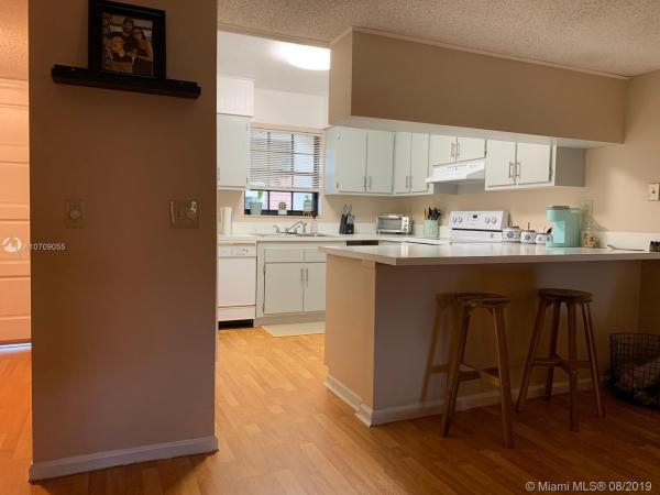 Chateaulaine, 124 NW 115th Ter, Plantation, Florida 33325, image 2