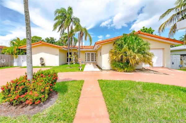 Foust, 331 East Dr, Miami Springs, Florida 33166, image 2
