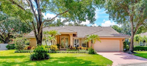 1901 Oakmont Ter, Coral Springs, Florida 33071, image 2