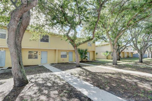 Southern Courtyard, 2018 10th S St #C, Fort Pierce, Florida 34950, image 2