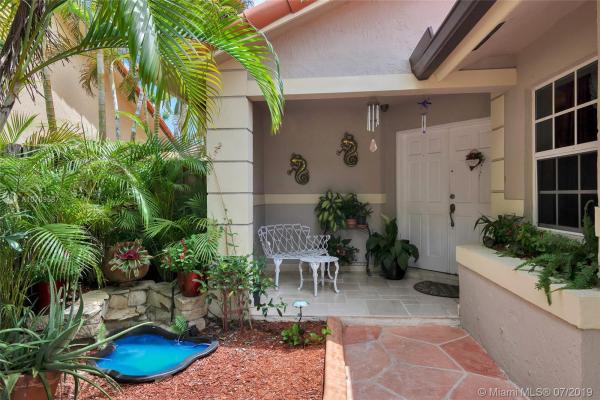 14242 SW 52nd St, Kendale Lakes, Florida 33175, image 2
