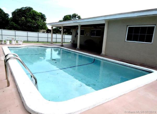 Sierra, 19501 NW 1st Ct, Miami Gardens, Florida 33169, image 2