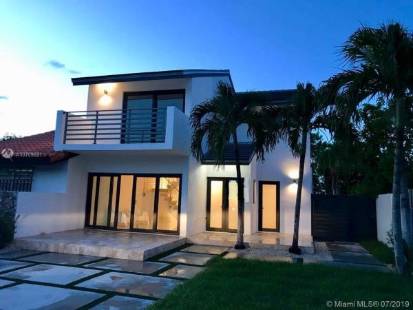 Twin Chalets At International Gardens, 11781 SW 16th St, Tamiami, Florida 33175, image 2