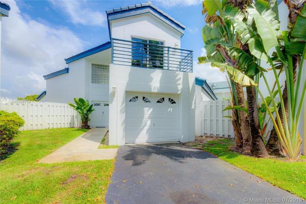 San Simeon, 213 NE 212th Ter, Ives Estates, Florida 33179, image 2