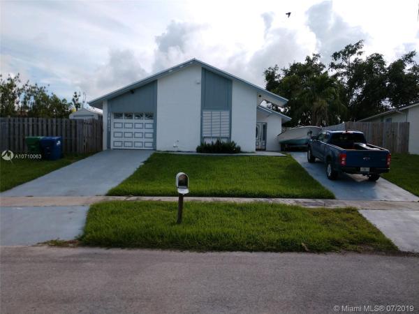 Meadow Wood Manor, 26222 SW 122nd Pl, Kendall, Florida 33032, image 2