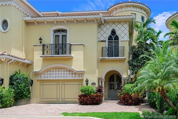 Villa Flora, 1522 Island Blvd, Aventura, Florida 33160, image 2