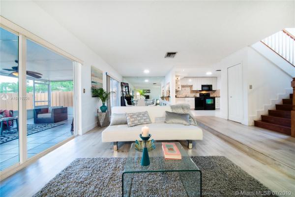 The Twins, 14067 SW 66th Ter, Kendale Lakes, Florida 33183, image 2