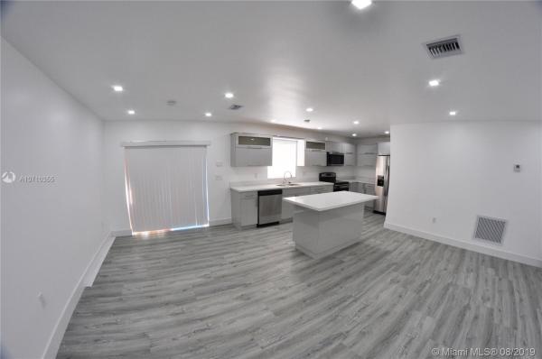 Meadow Wood Manor, 26567 SW 126th Ave, Kendale Lakes, Florida 33032, image 2