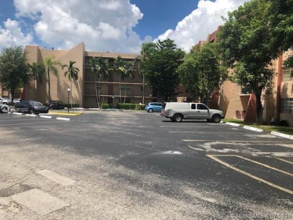 Ramblewood, 13701 Kendale Lakes Cir #B-206, Kendale Lakes, Florida 33183, image 2