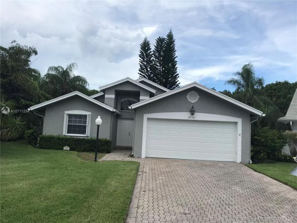 Cypress Lakes, 3950 Dafilee Cir, West Palm Beach, Florida 33417, image 2