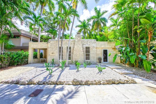 Crystal Heights, 2805 Crystal Ct, Miami, Florida 33133, image 2