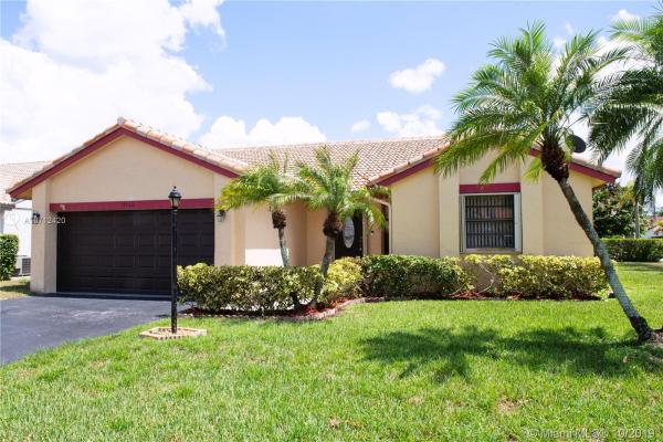 Hawkes Bluff, 15560 Dover Ct, Davie, Florida 33331, image 2