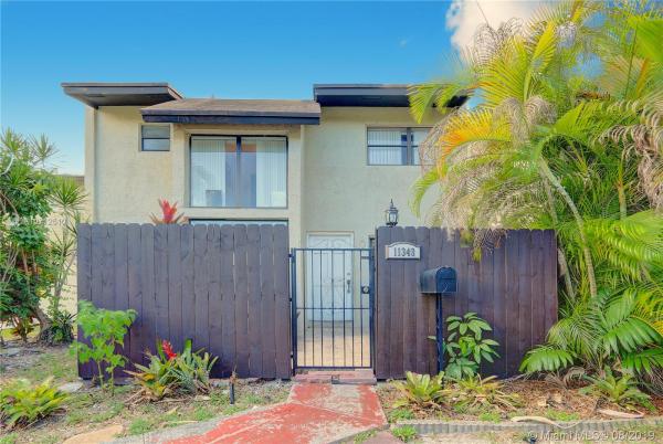 Snapper Creek Townhouses, 11343 SW 71st St, Kendall, Florida 33173, image 2
