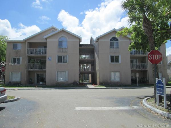 Royal Palm Place At The Hammocks, 15770 SW 104th Ter #104, The Hammocks, Florida 33196, image 2